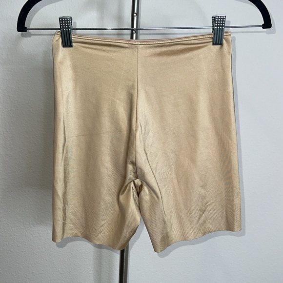 SPANX Spandex Shorts Shapewear - Picture 2 of 4